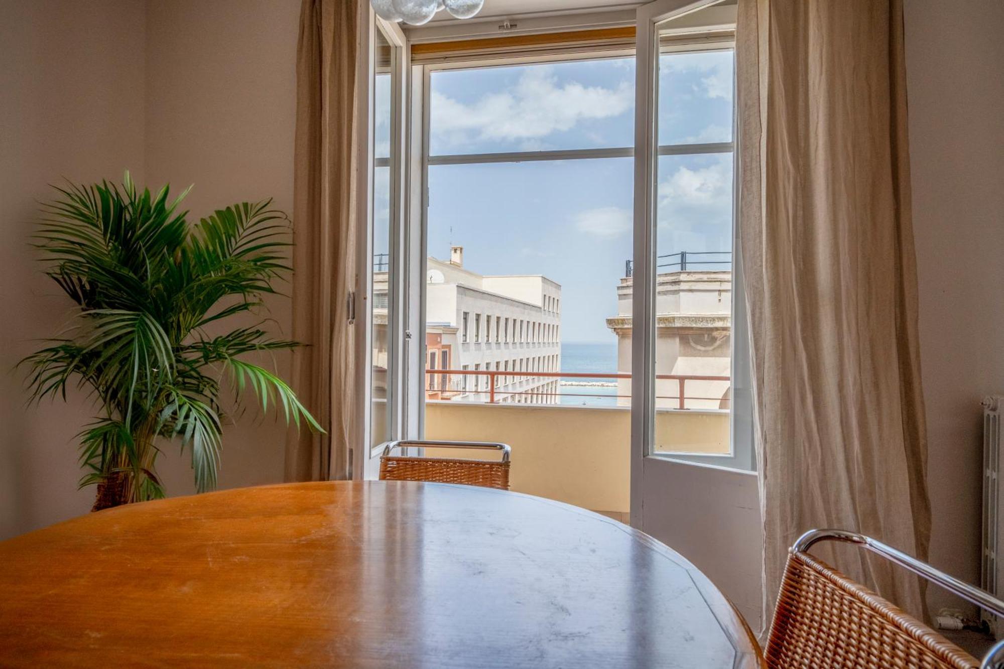 Casa Bonaive, Ampio Trilocale Vista Mare Apartment Bari Bagian luar foto
