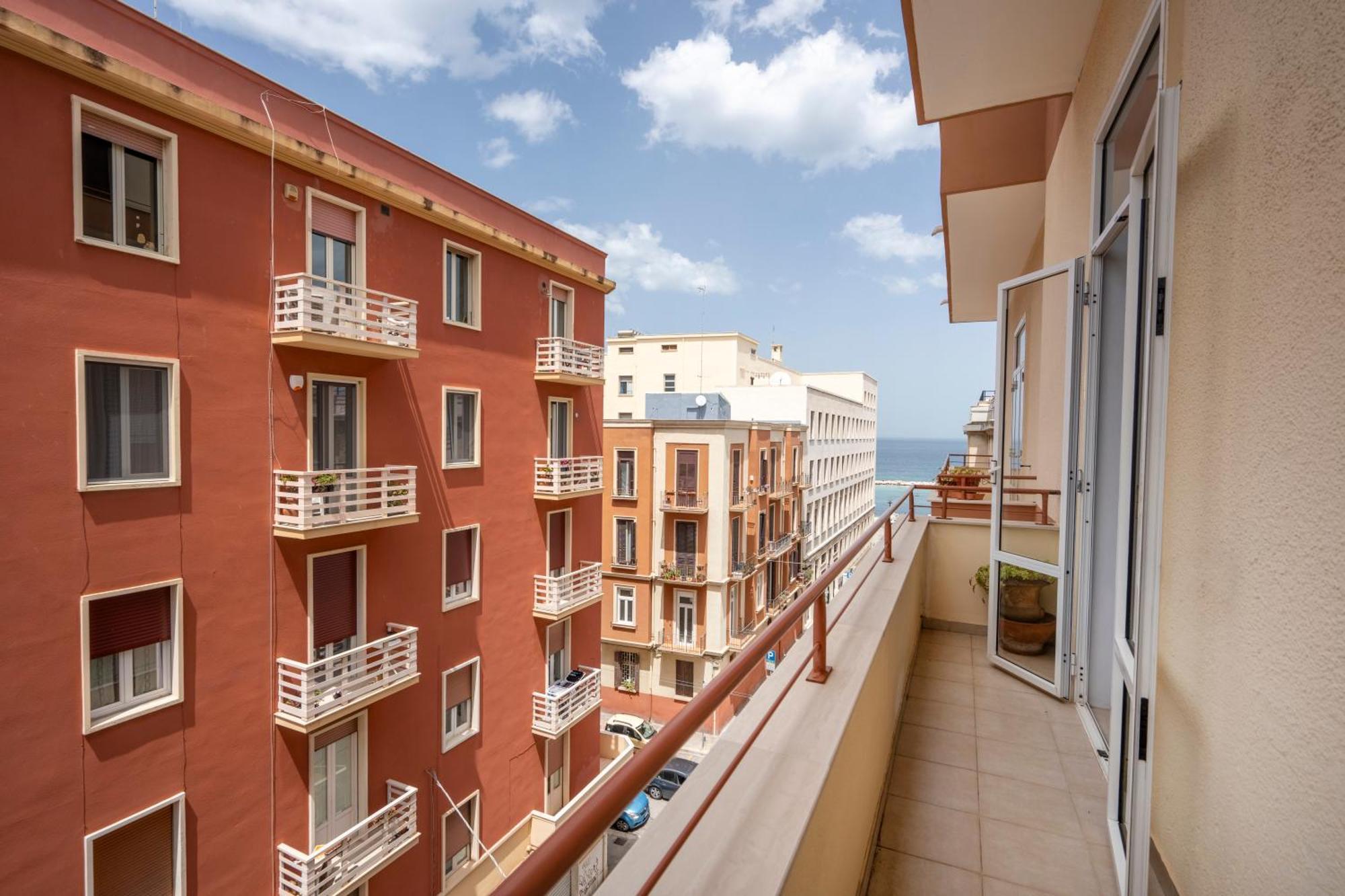 Casa Bonaive, Ampio Trilocale Vista Mare Apartment Bari Bagian luar foto