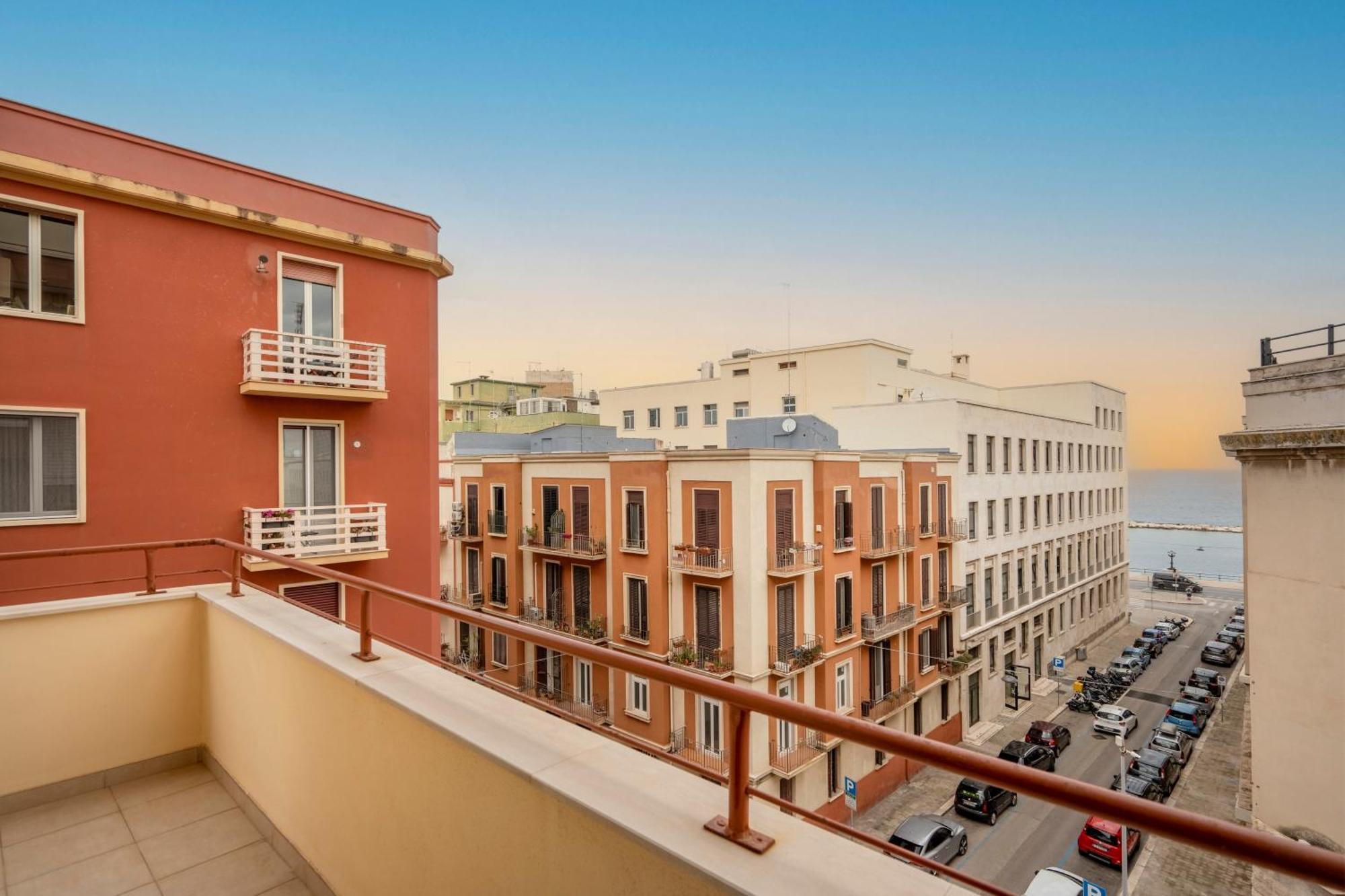 Casa Bonaive, Ampio Trilocale Vista Mare Apartment Bari Bagian luar foto